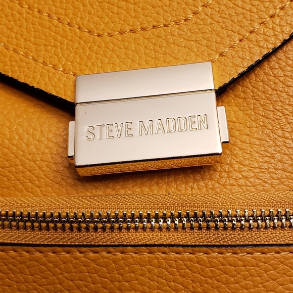 Backpack - Picture 4 of 4